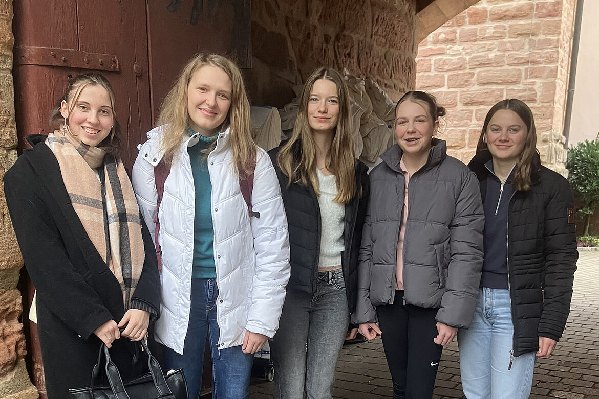 Burg Wernfels im Herbst
